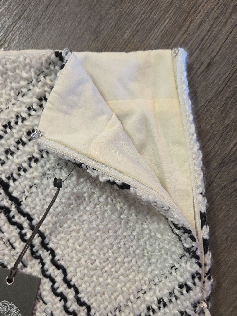 Vince Camuto • Black & White Plaid Tweed Mini Skirt - Picture 6 of 12